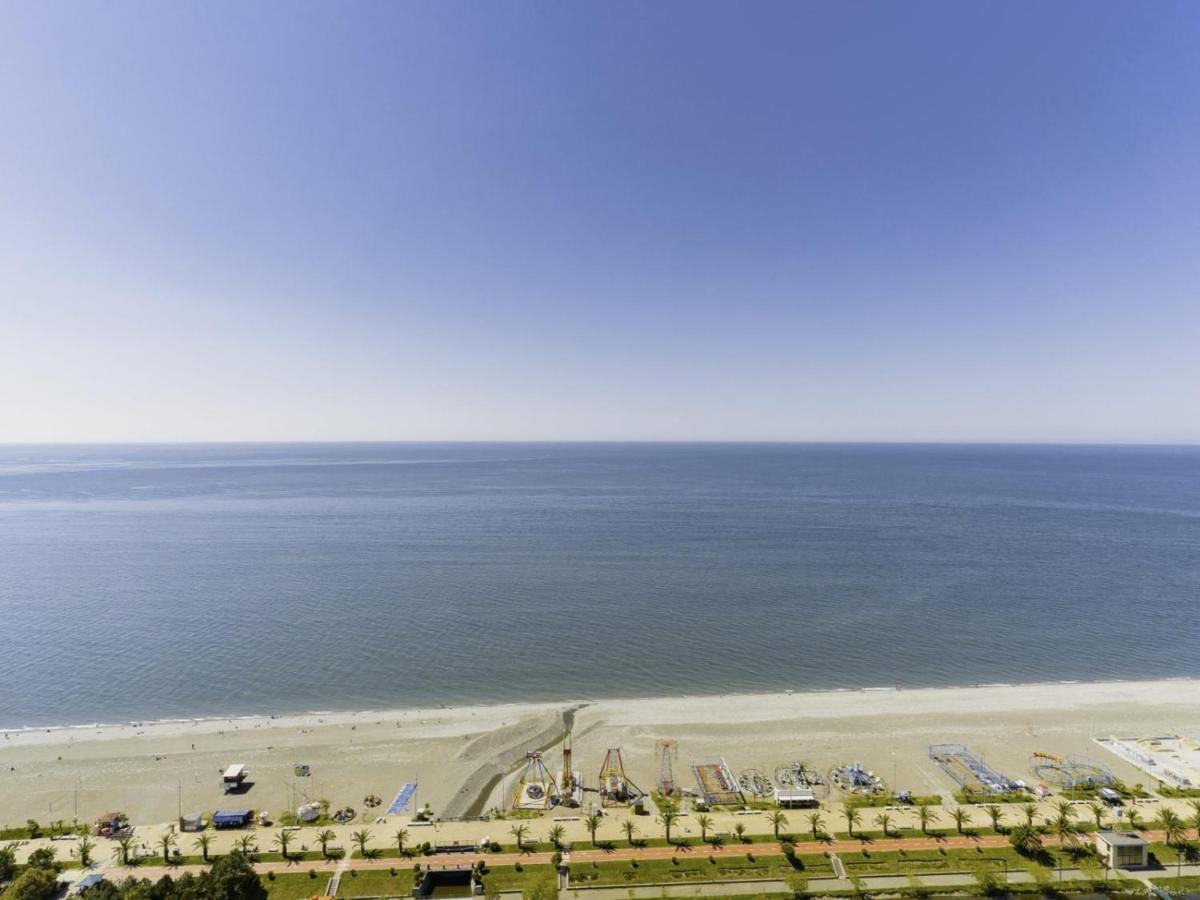 Black Sea Apartment In Orbi City Batumi Exterior foto